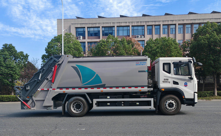 東風(fēng)華神純電動高端壓縮垃圾車圖片3