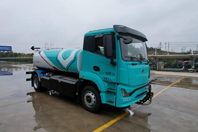 程力18t 純電動(dòng)灑水車