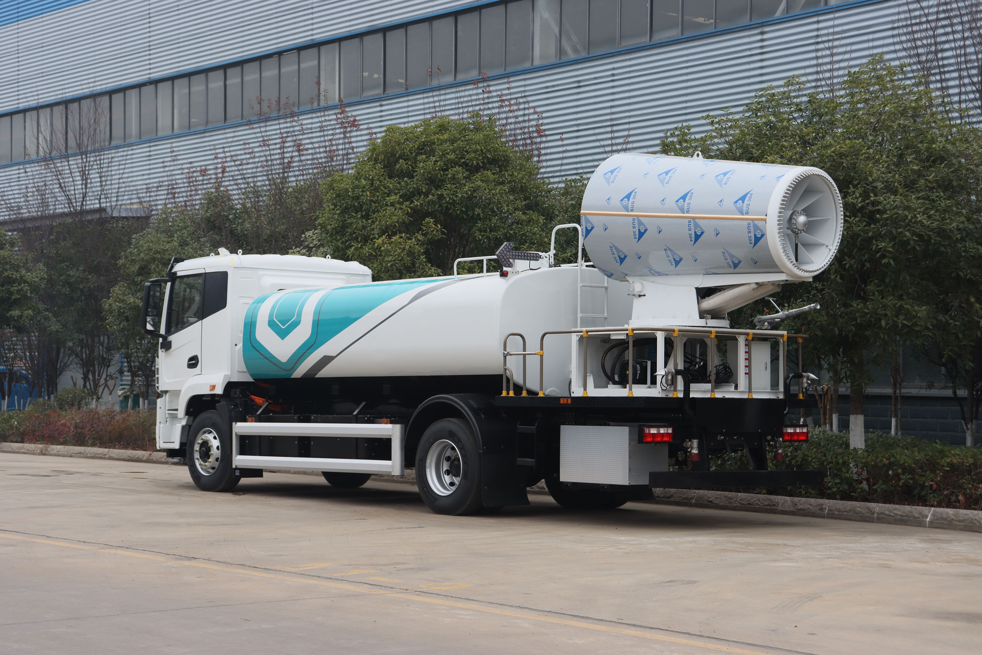 程力壹為10方純電動(dòng)多功能抑塵車(chē)圖片4