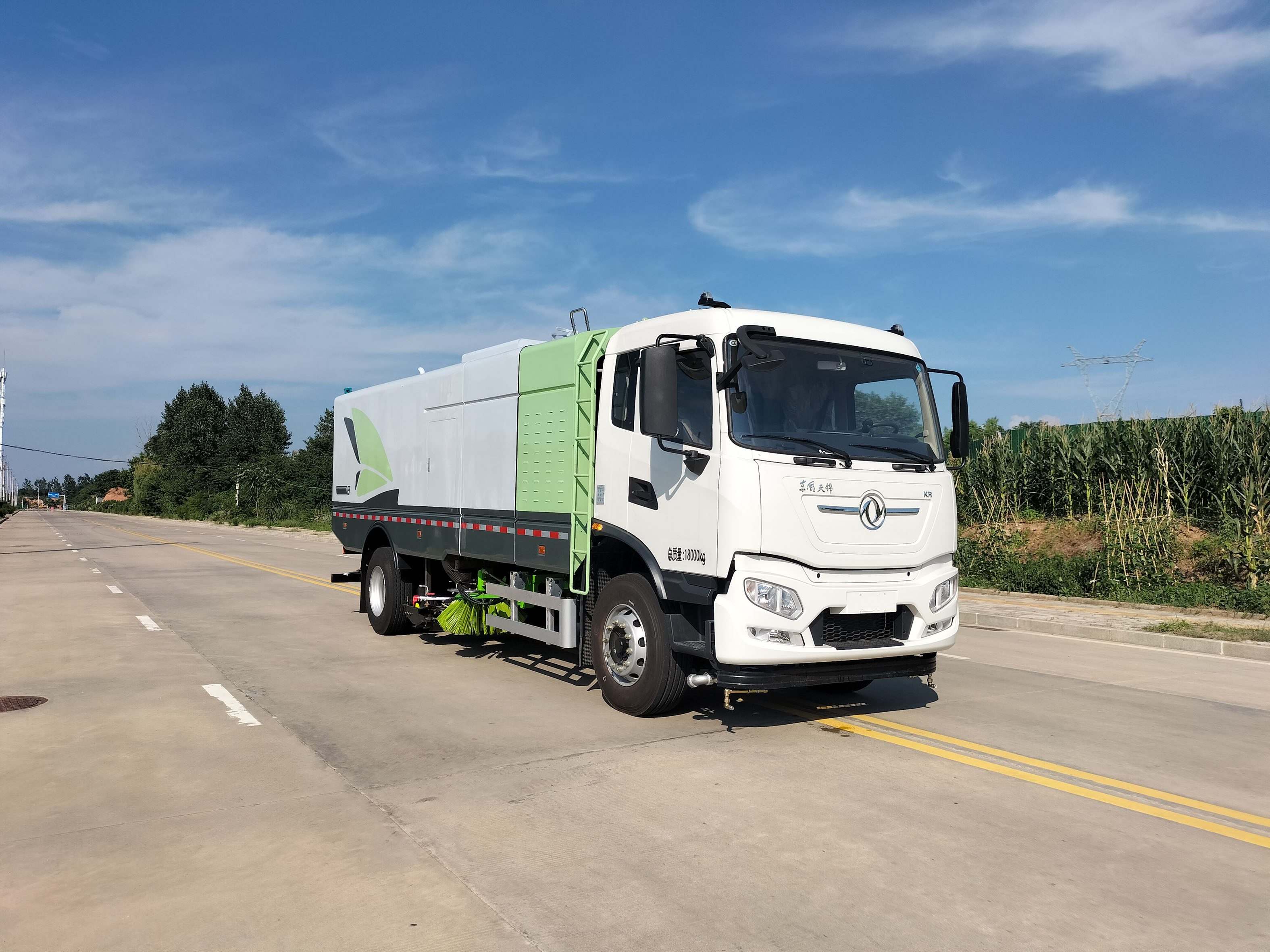 東風(fēng)天錦16方純電動(dòng)高端洗掃車(chē)