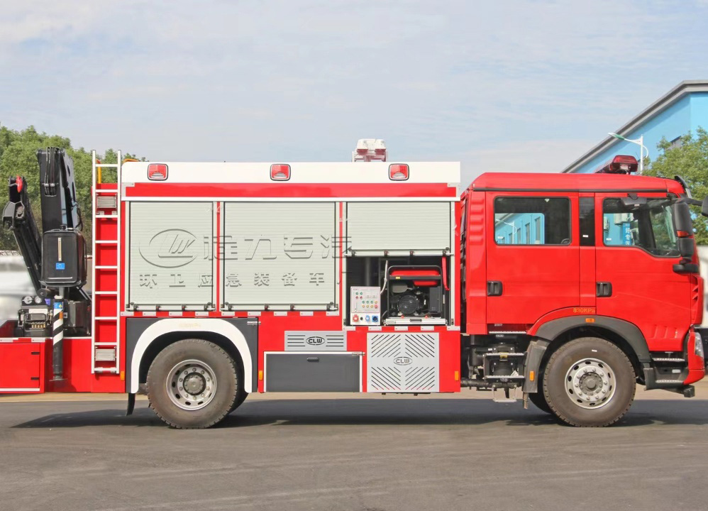 重汽豪沃搶險(xiǎn)救援消防車圖片3